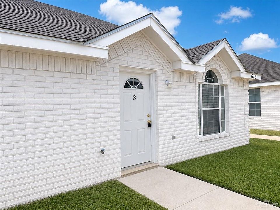 1st image of 619 La Mancha Dr #3
