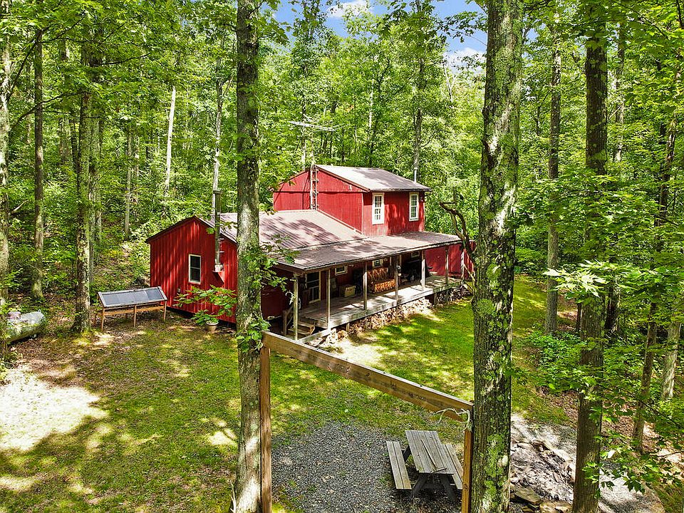 1st image of 1013 Mount Tom Ln