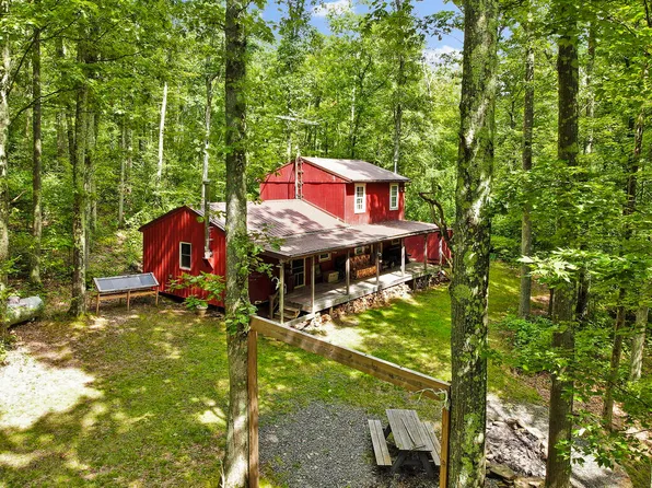 1013 Mount Tom Ln, Wellsboro, PA 16901