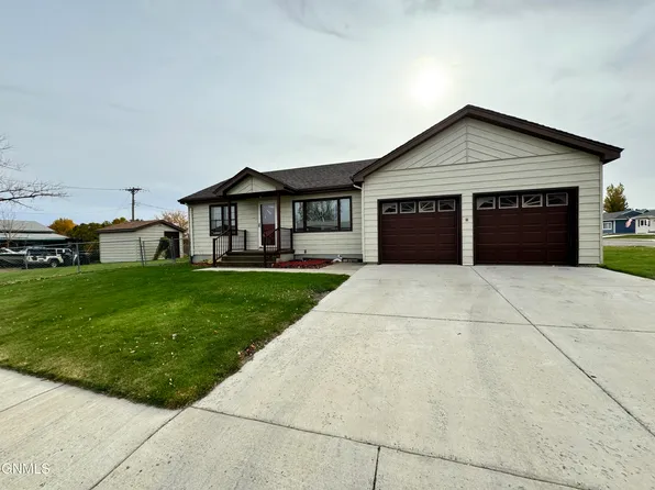 501 6th Ave NE, Watford City, ND 58854