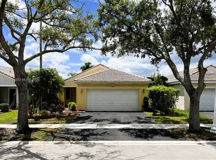 Sectors 3 & 4 Boundary Pl, Weston, FL 33327