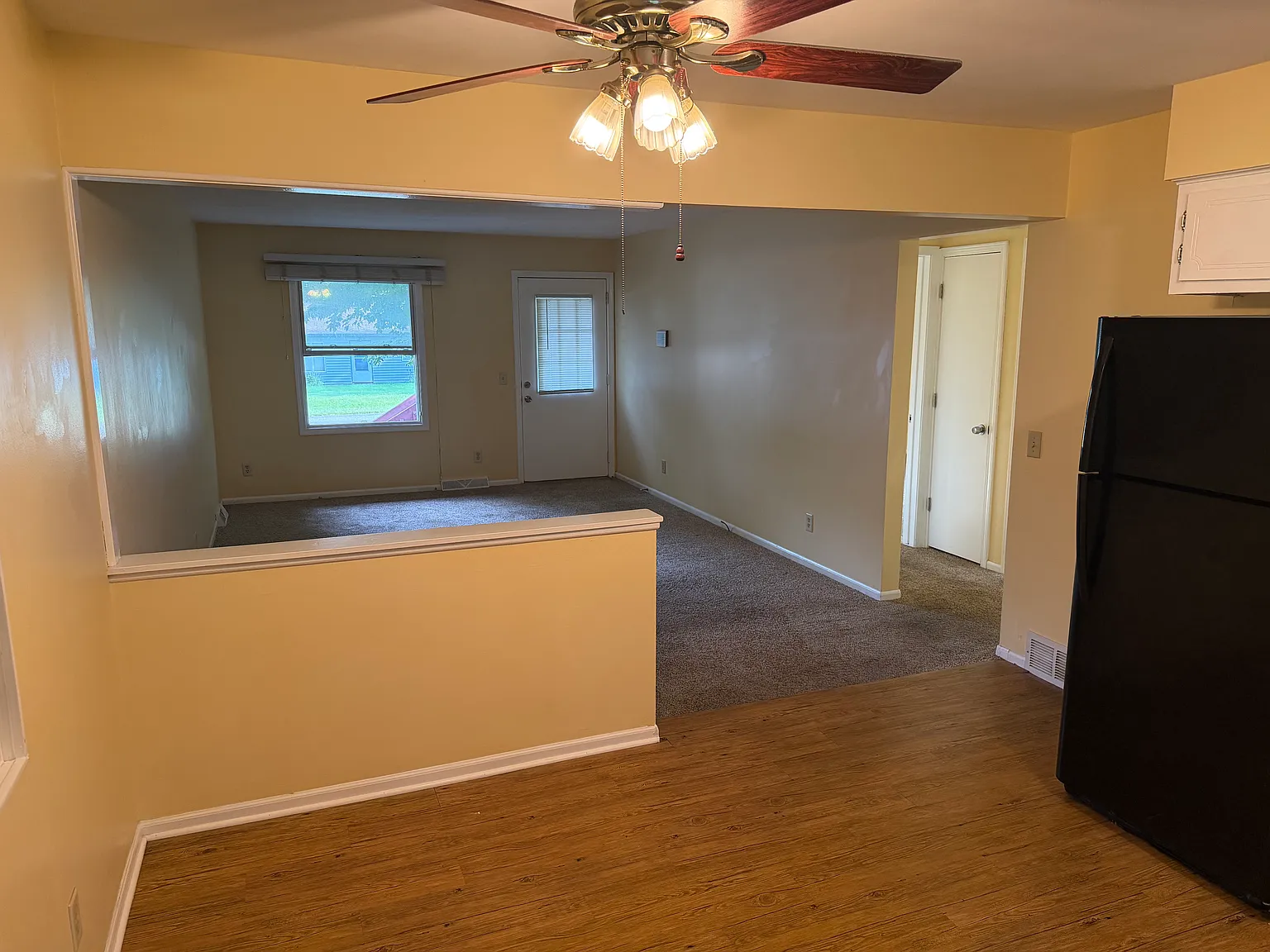 3 bed, 1600 sqft, $2,200 — Photo 2
