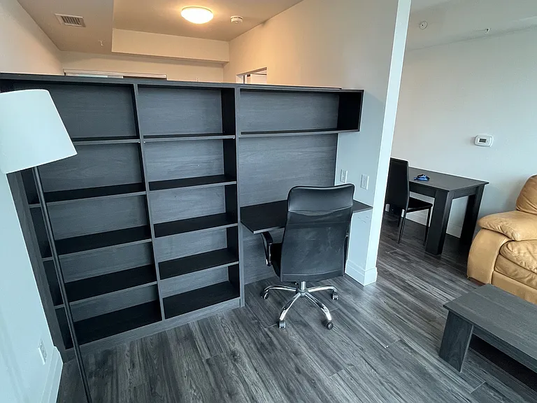 652 Princess St #1024 — Photo 4