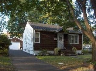 1036 12th St, West Babylon, NY 11704