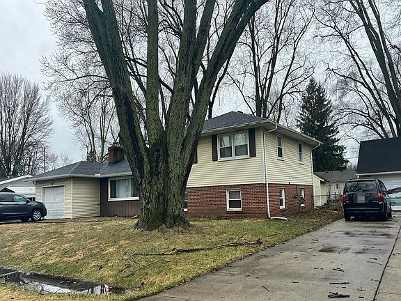 2nd image of 2113 Broadstone Rd