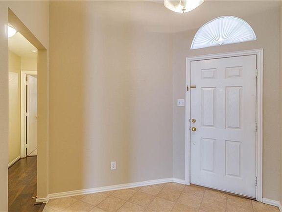 4th image of 508 Port Arthur Dr