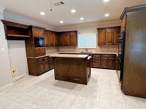 5th image of 4020 75th Pl