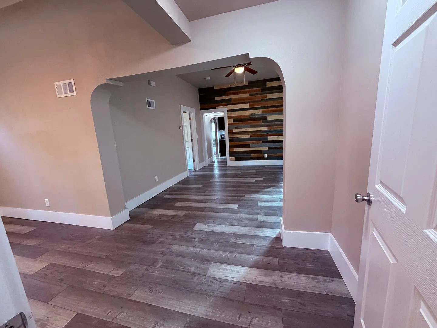 Large Renovated 5BR/2.5BA Single Family Rent to Own Home — Photo 2