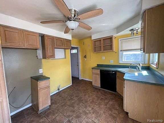 12th image of 29451 Steinhauer St
