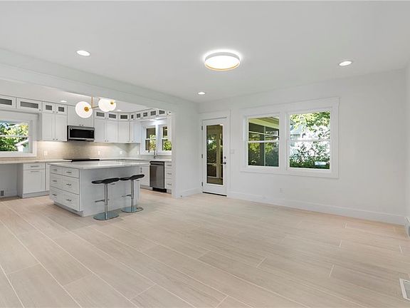 4th image of 1709 Polk St