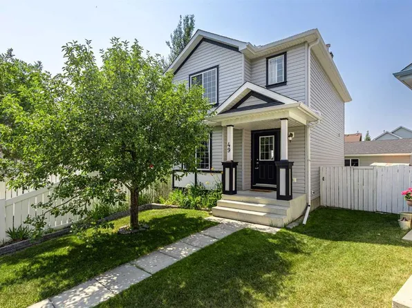 49 NE Evermeadow Mnr SW, Calgary, AB T2Y 4W8
