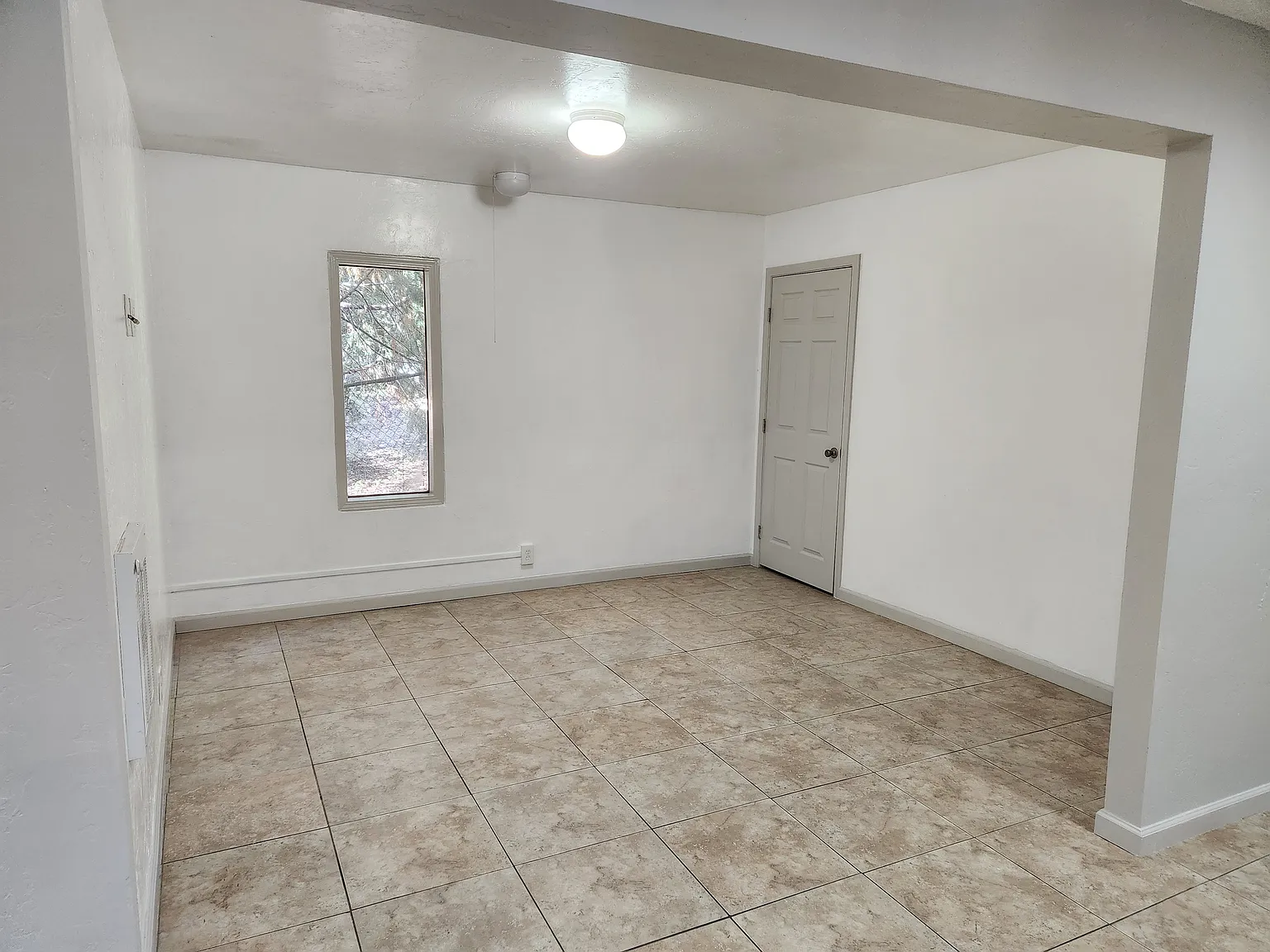 1 bed, 1250 sqft, $1,595 — Photo 2