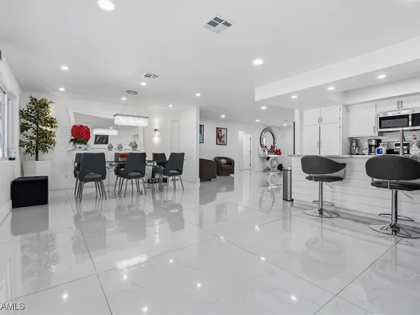 713 SE 43rd St, Cape Coral, FL 33904