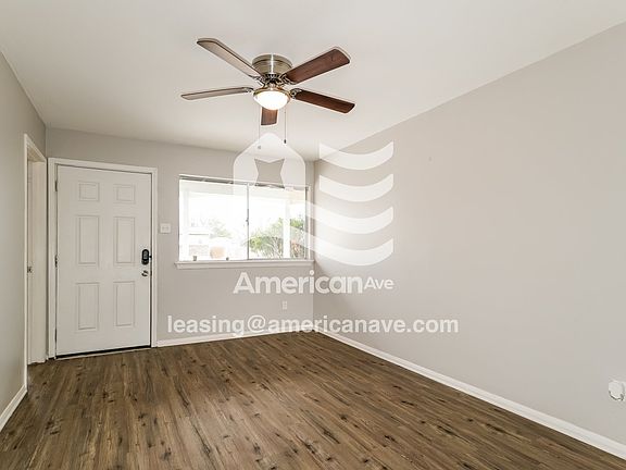 841264_004_living_room_14321042.jpg