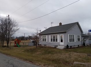 301 N Jackson St, Dix, IL 62830
