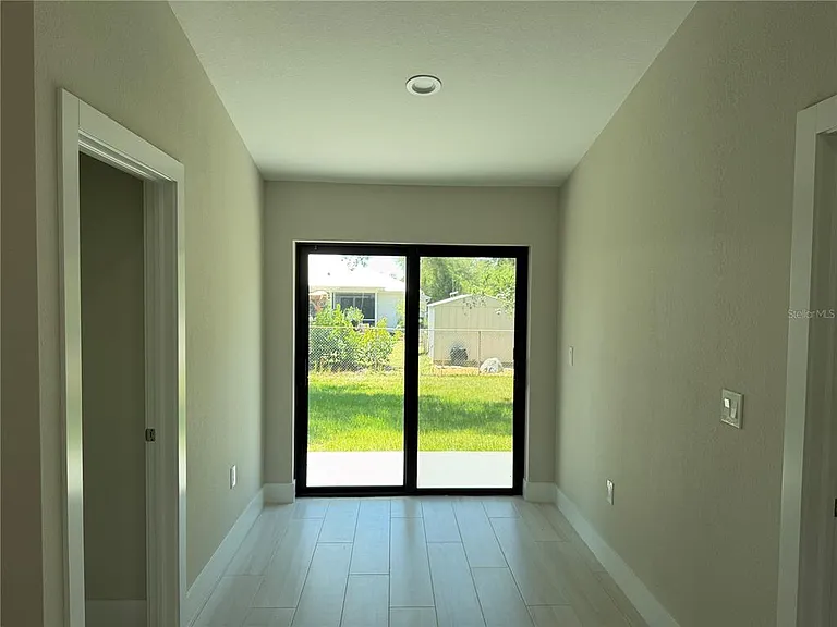 23367 Mayville Ave — Photo 10