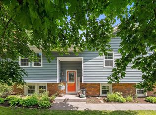 12128 Hollingsworth Rd, Kansas City, KS 66109
