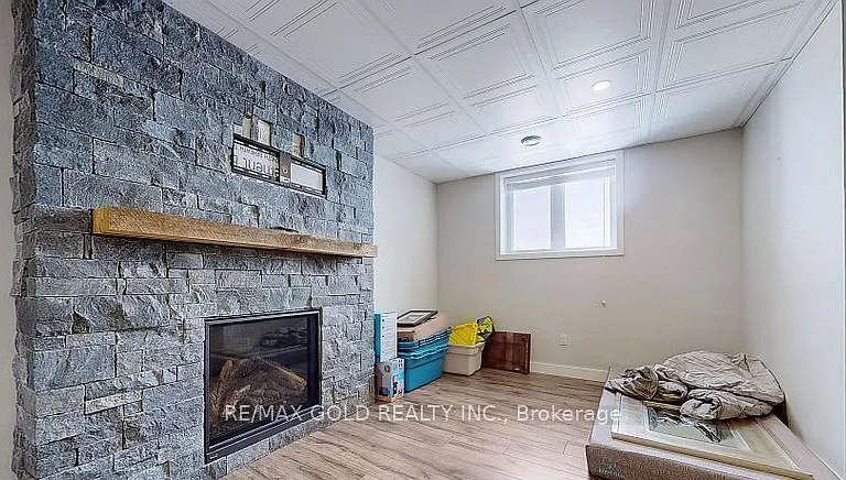 997 West Village Sq — Photo 34