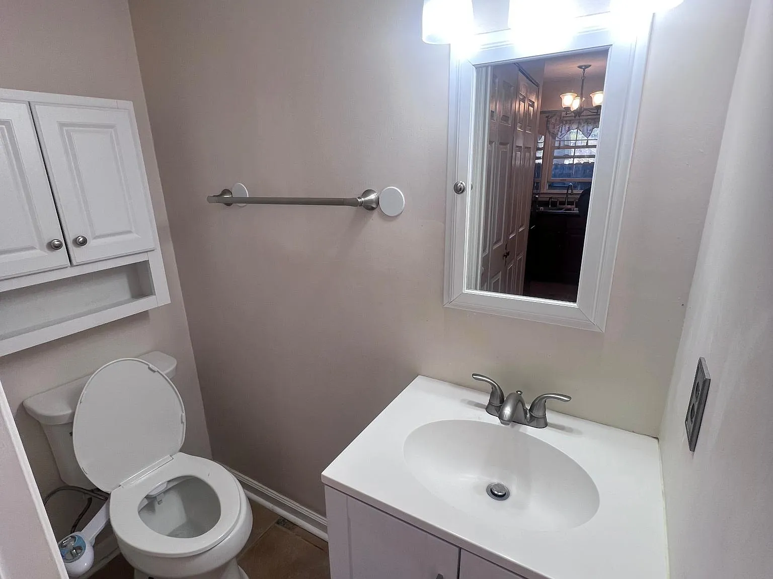 1233 Jamestown Ct — Photo 1