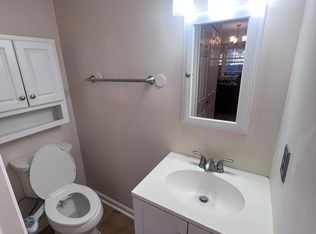 1233 Jamestown Ct, Cary, NC 27511