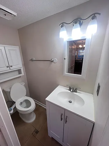1233 Jamestown Ct Photo 1