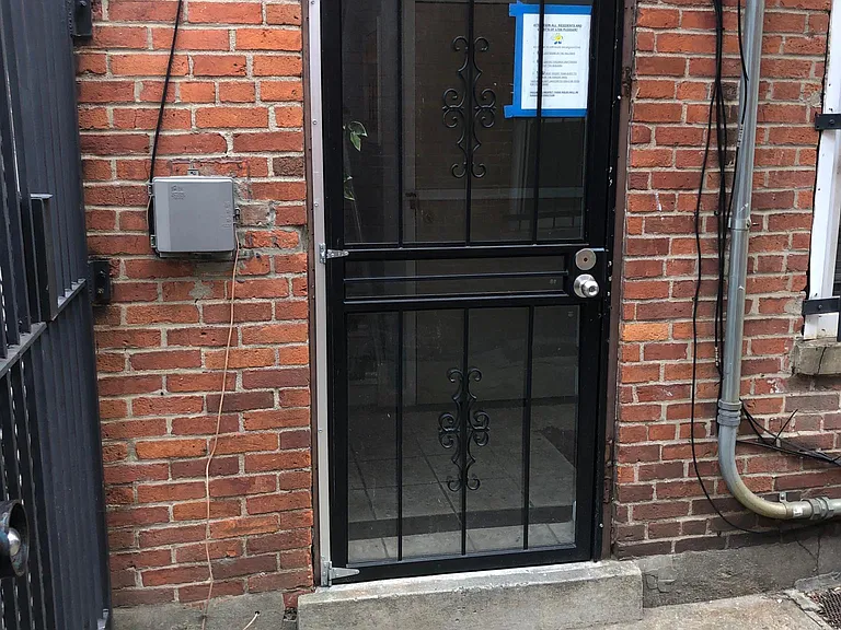 1704 Pleasant St #1F — Photo 8