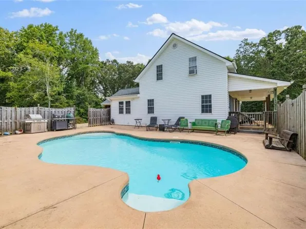 131 Caudell Dr, Lula, GA 30554