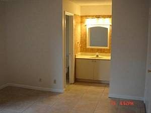 4th image of 1631 SW 120th Ave