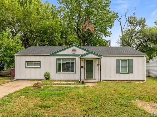 9724 Dennis Dr, Saint Louis, MO 63136