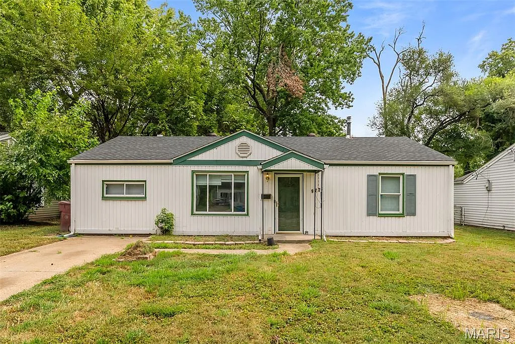9724 Dennis Dr photo 1
