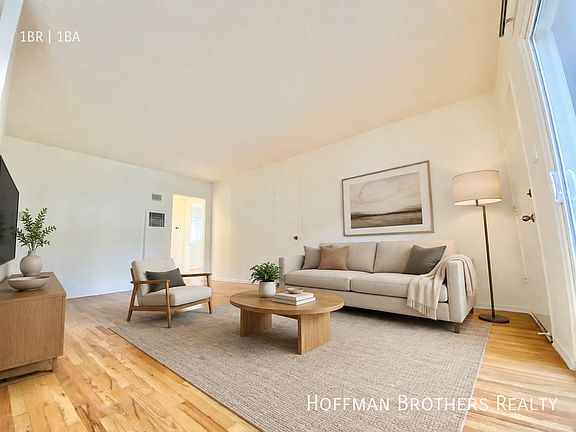 5th image of 3711 Mentone Ave APT 11