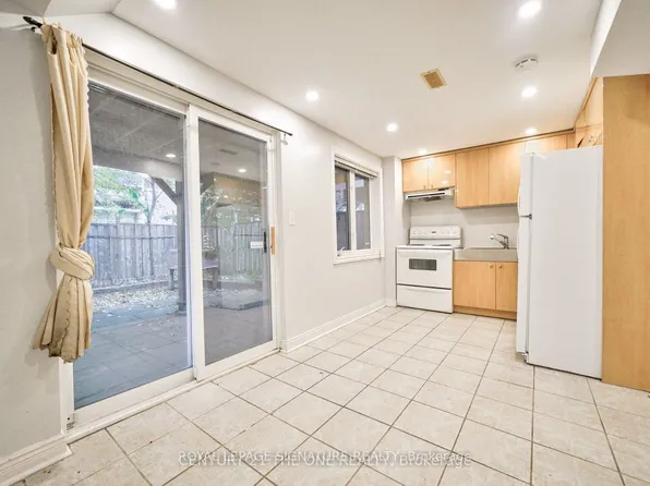 76 Highhill Dr, Toronto, ON M1T 1N7