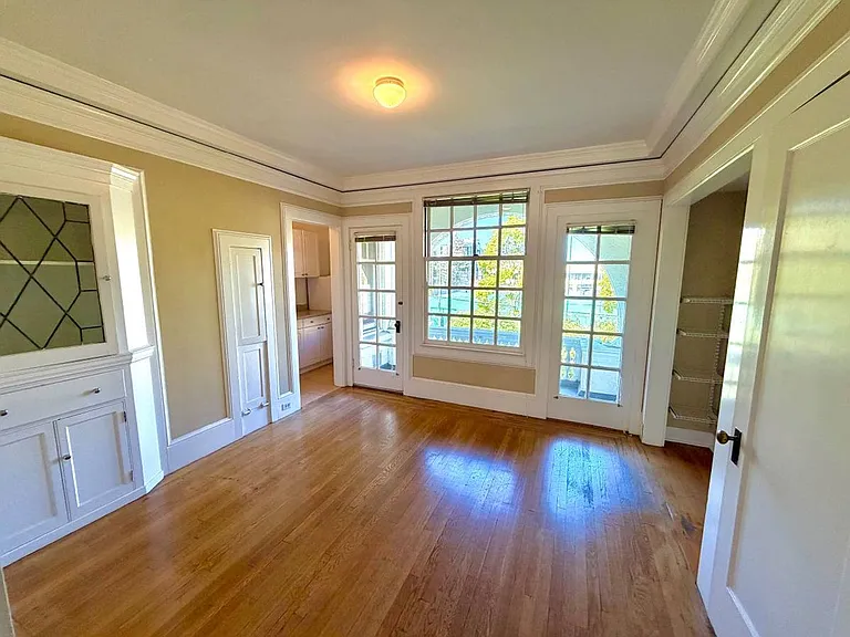 2409 College Ave — Photo 42