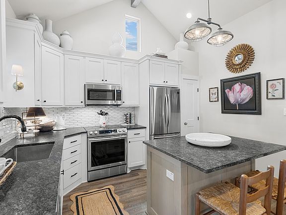 5th image of 807 E Highway St #101