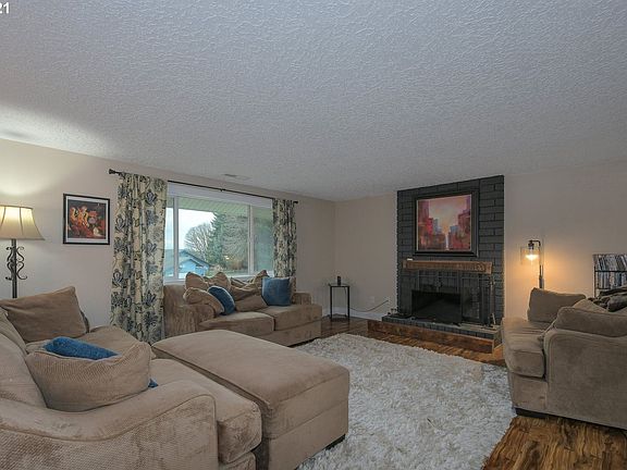 4th image of 1505 NE 101st Ave