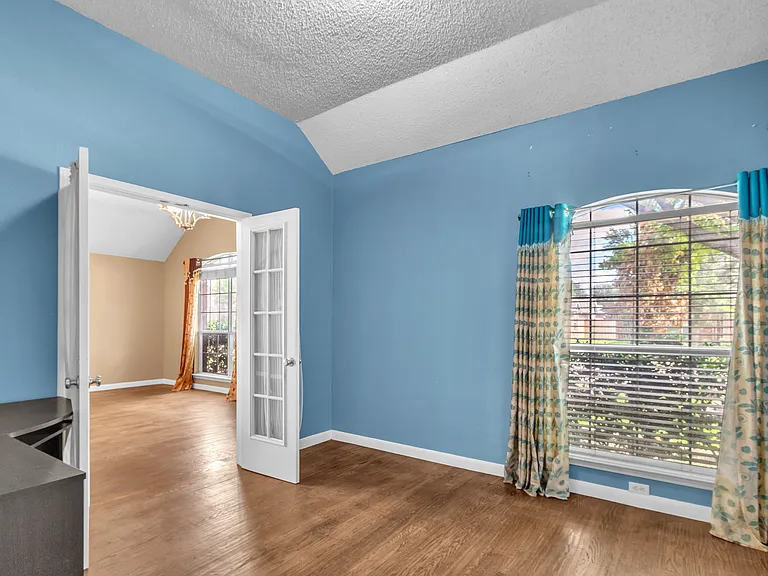 10809 River Oaks Dr — Photo 18