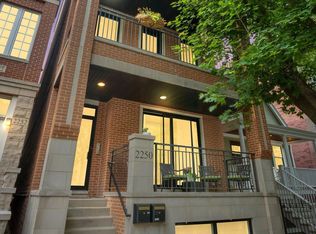 2250 W Roscoe St, Chicago, IL 60618