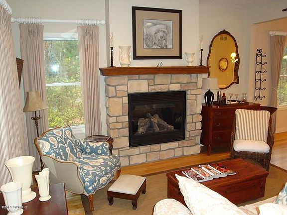 4th image of 101 W Shore Ct