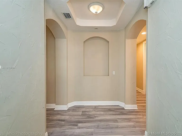 7551 Old Thyme Ct — Photo 5