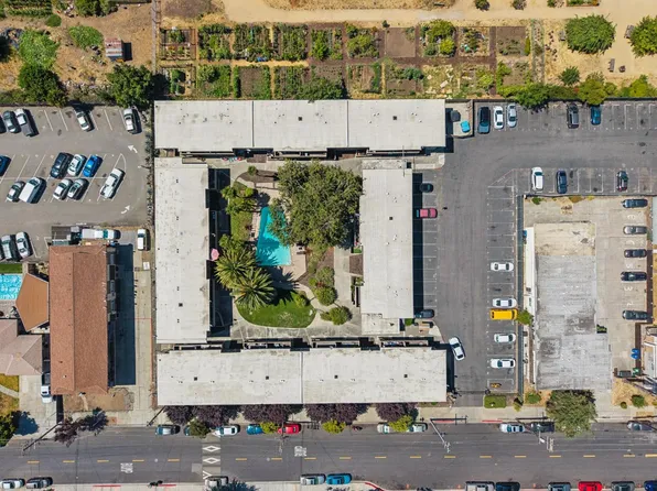 Berry Ave, Hayward, CA 94544