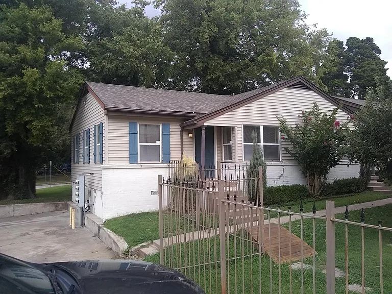 S Quaker Ave — Photo 18