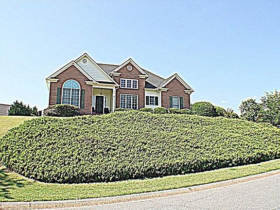 2nd image of 201 Mountain View Dr