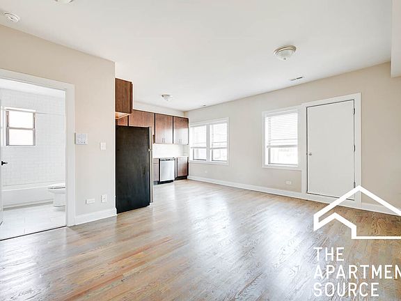 3rd image of 3405 W Fullerton Ave #3D