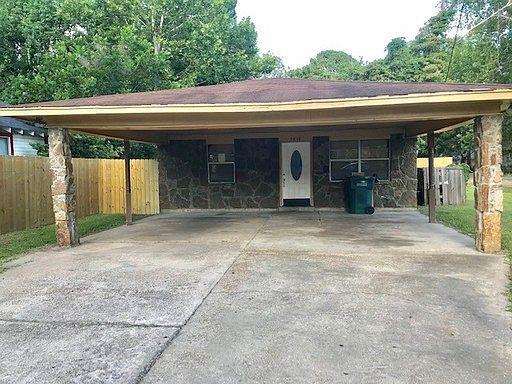 2nd image of 2819 Dick Taylor St