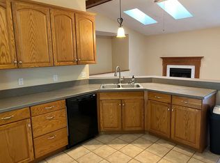 1373 Half Moon Dr, O'Fallon, MO 63366