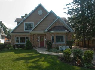 517 Delles Rd, Wheaton, IL 60187
