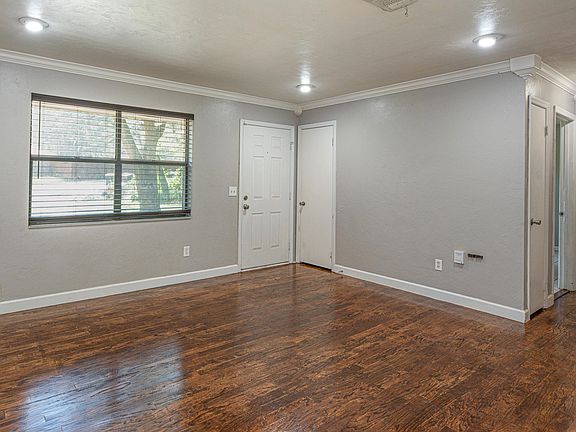 5th image of 3733 Wood Hill Dr