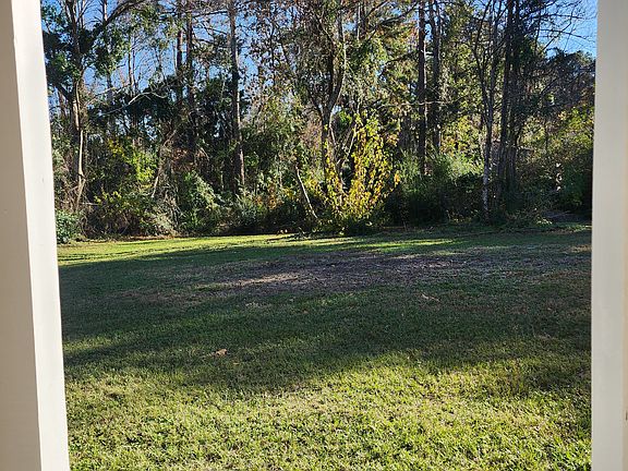 4th image of 6 Twin Oaks Dr
