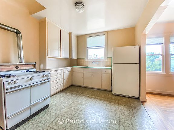 2nd image of 4638 Irving St