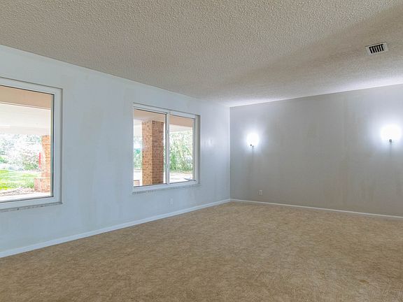 4th image of 4014 Allenby Dr